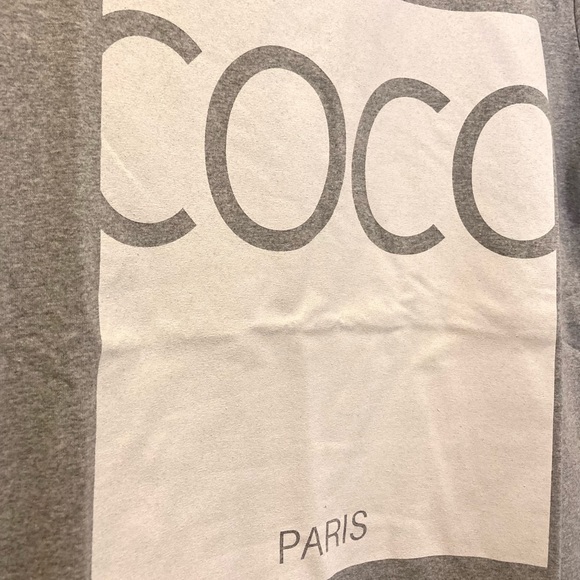 IT’S HERE!! 🛍 GREY COCO TSHIRT - Picture 9 of 9